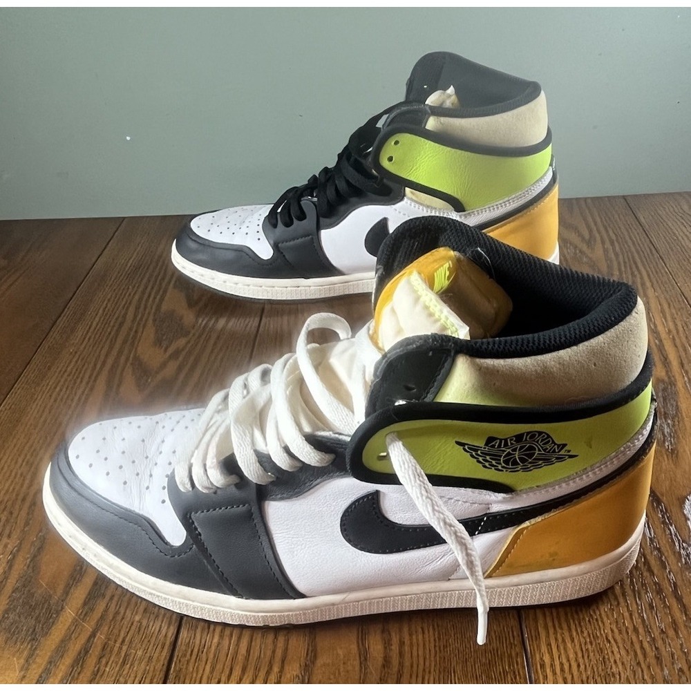 Nike Air Jordan 1 Retro High OG White Black Neon Volt Men's 11.5 555088-118